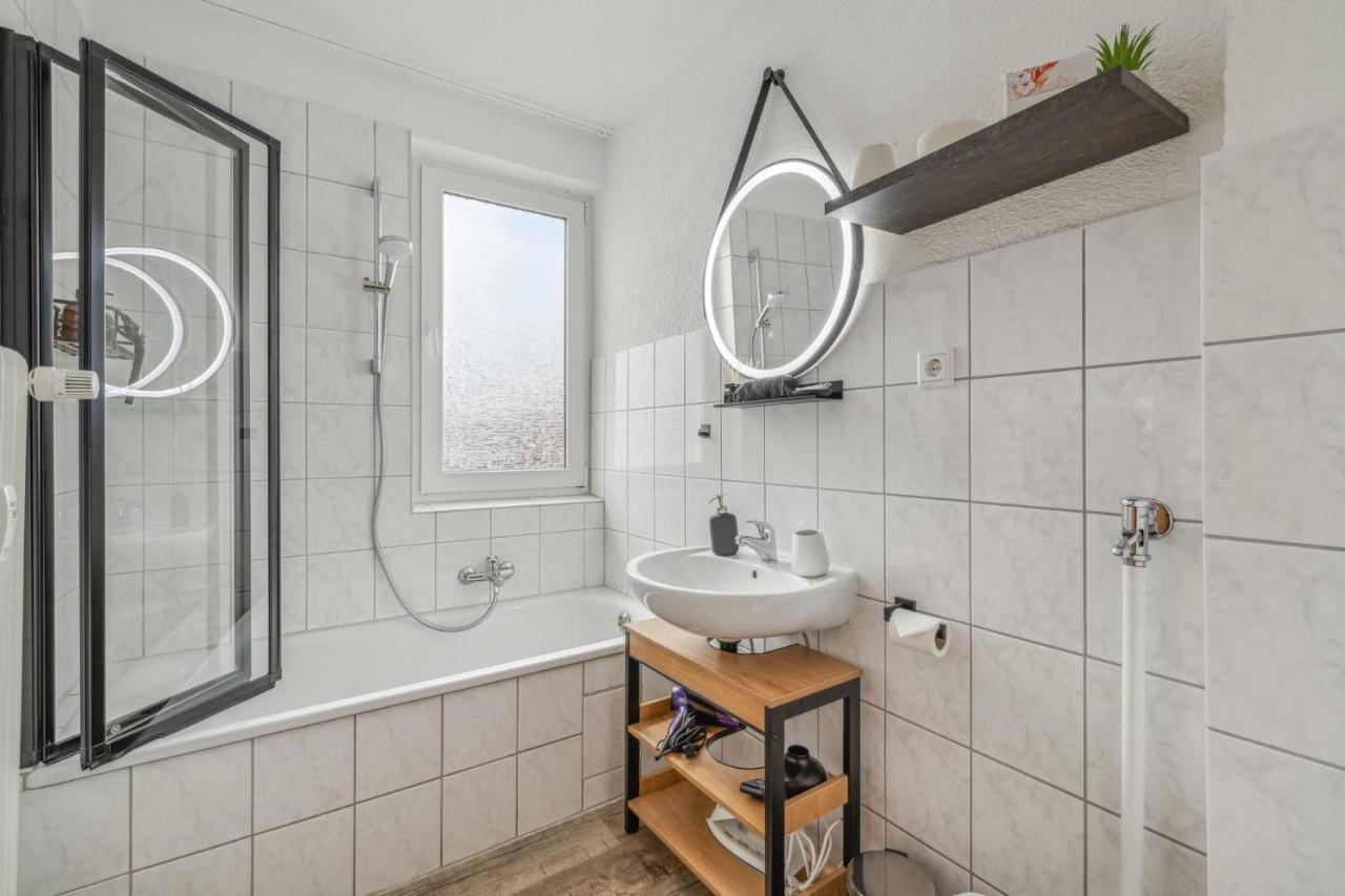 Apartmán Amalfi A02 - 2 Zi Fuer 4P - Balkon, Smart Tv, Boxspringbett Kaiserslautern Exteriér fotografie