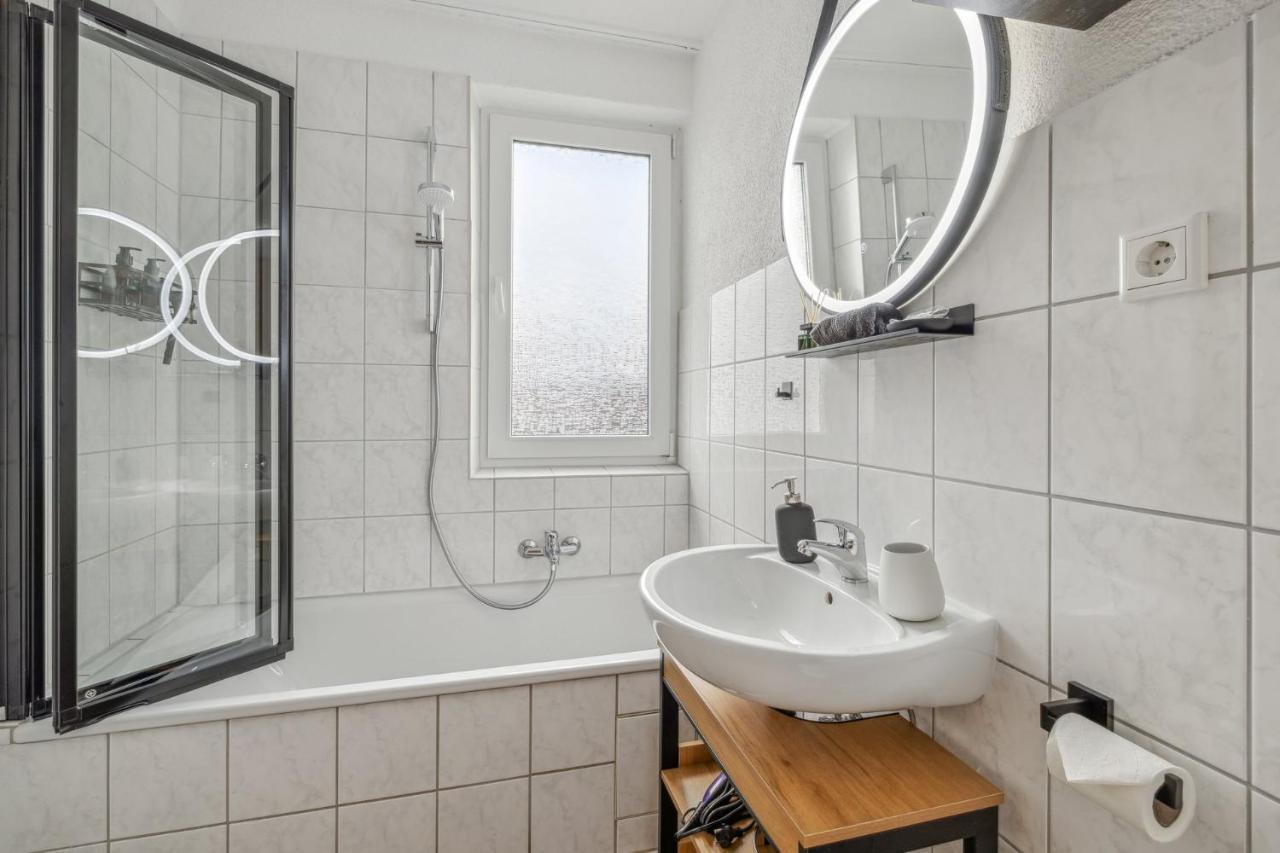 Apartmán Amalfi A02 - 2 Zi Fuer 4P - Balkon, Smart Tv, Boxspringbett Kaiserslautern Exteriér fotografie